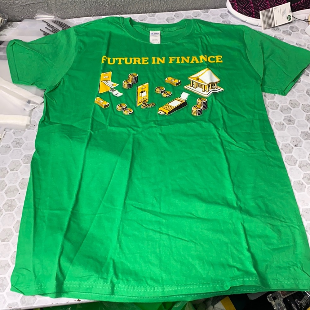 Gildan Large Green Future in Finance Short Sleeve Graphic T